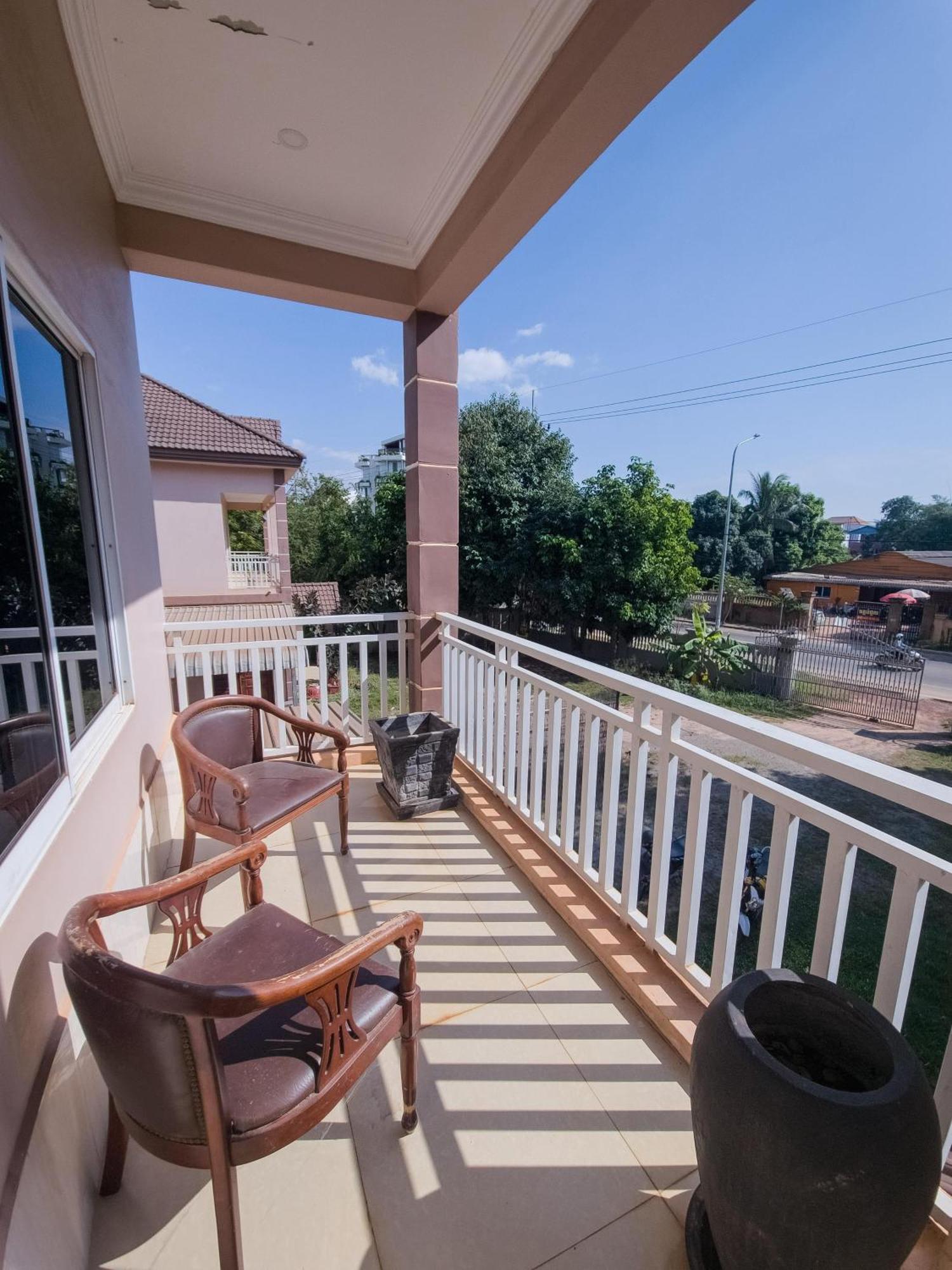 Ground Zero Martial Arts And Yoga Hotel Siem Reap Bagian luar foto
